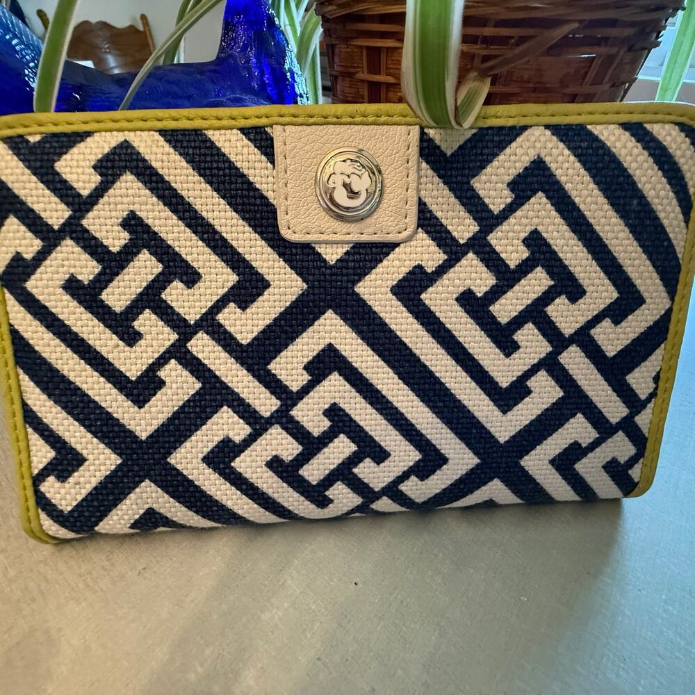 Spartina 449 Daufuskie Island Navy Blue & White Geometric Snap Wallet Lime Trim
